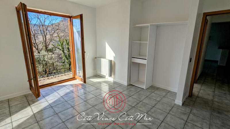 Maison - 257 m² - 9 pièces