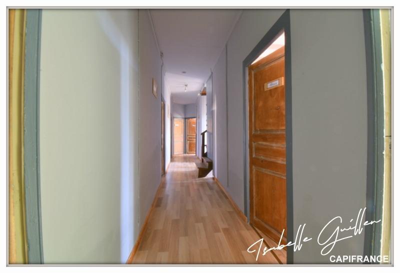 Maison - 352 m² - 9 pièces