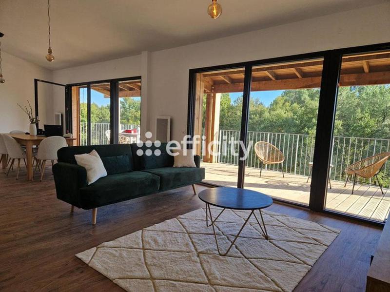 Appartement - 93 m² - 4 pièces