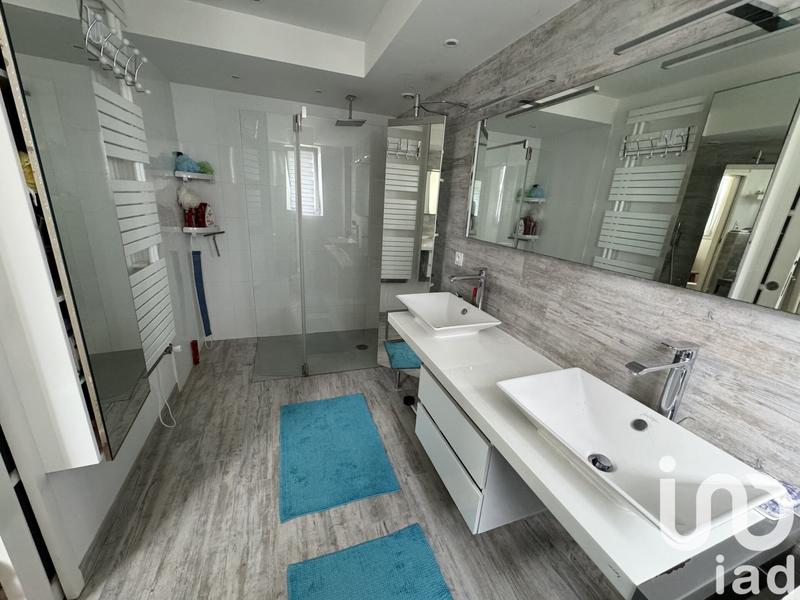 Maison - 263 m² - 8 pièces