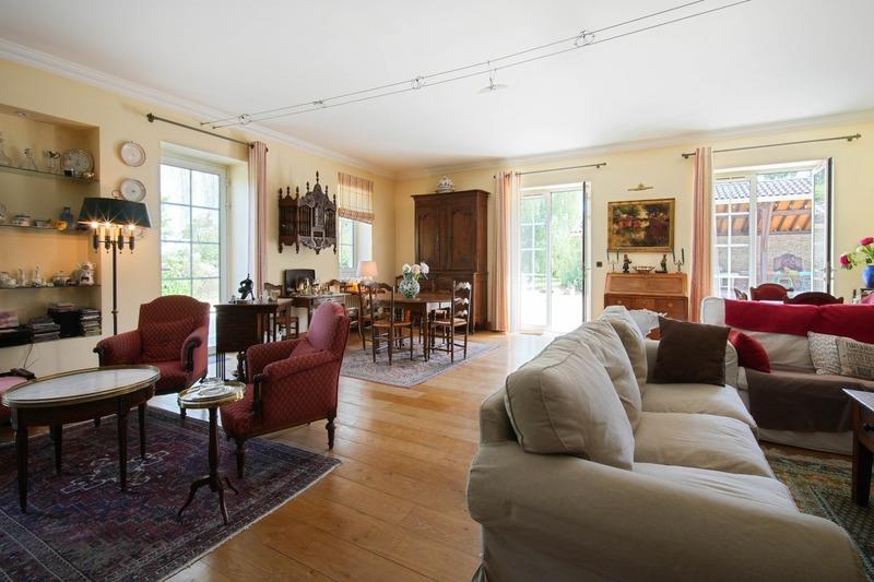 Propriété - 430 m² - 8 pièces