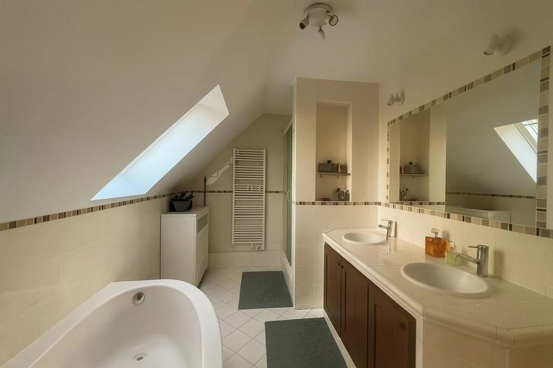 Maison - 115 m² - 6 pièces