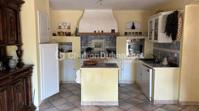 Maison - 180 m² - 8 pièces