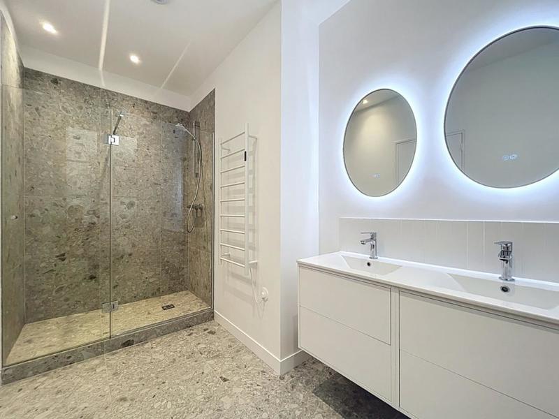 Appartement - 190 m² - 5 pièces