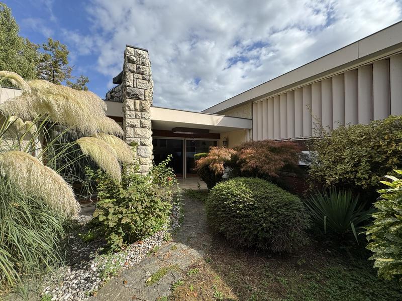 Maison contemporaine - 315 m² - 11 pièces