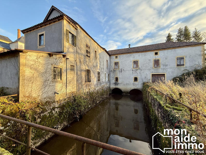 Maison ancienne - 990 m² - 15 pièces