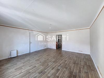 Maison - 158 m² - 8 pièces