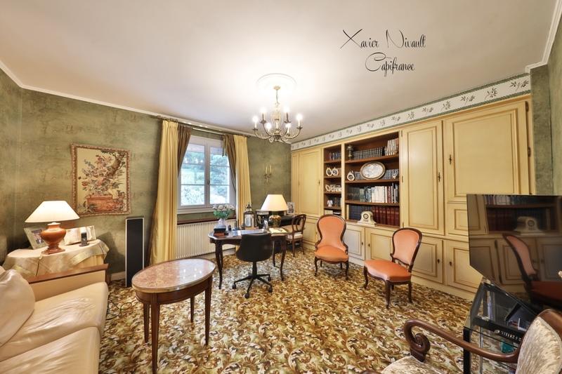 Maison - 238 m² - 6 pièces