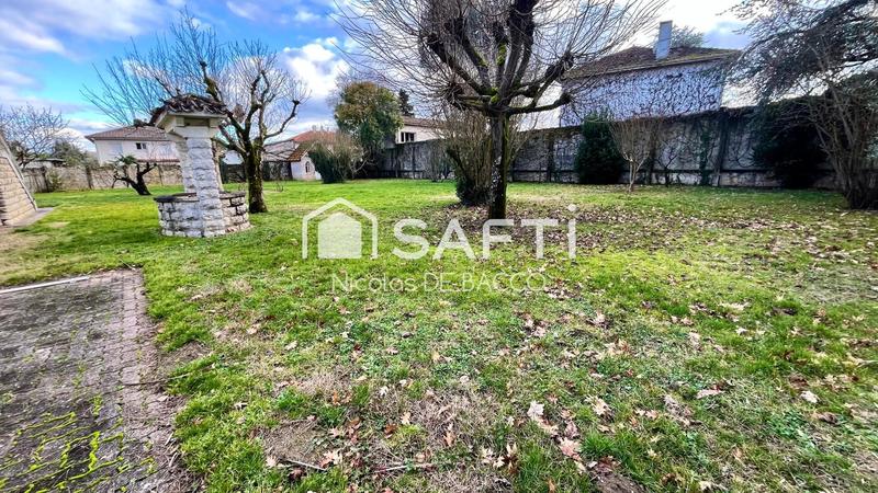 Maison - 253 m² - 10 pièces