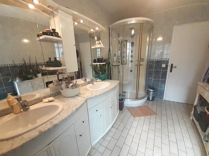 Maison - 146 m² - 7 pièces