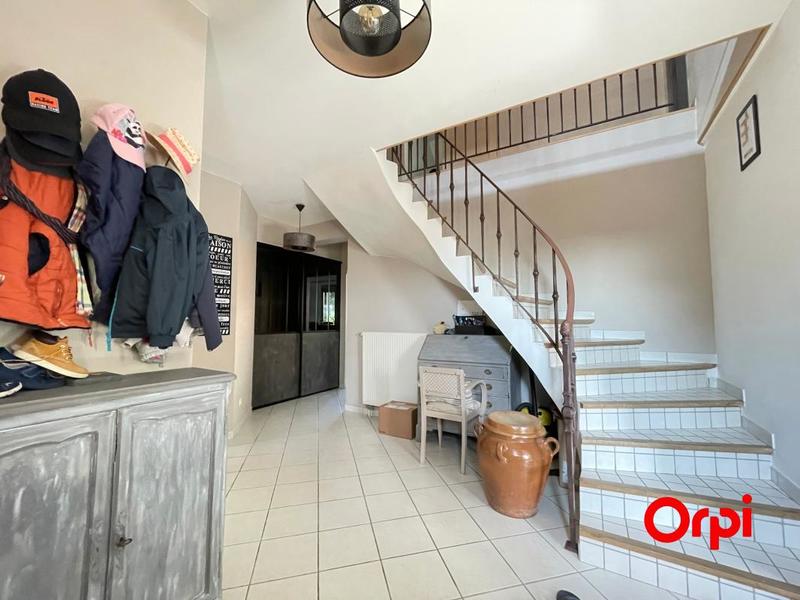 Maison - 215 m² - 8 pièces