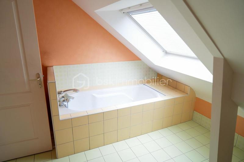 Maison - 230 m² - 9 pièces