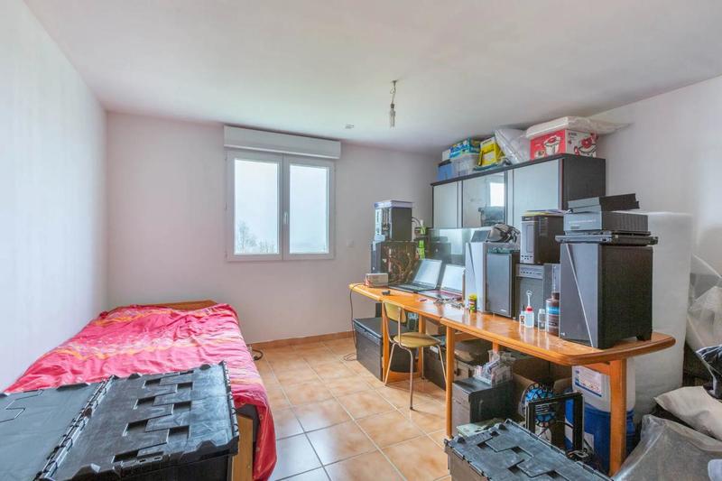 Maison - 235 m² - 8 pièces