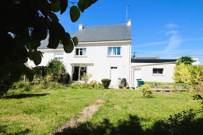 Maison traditionnelle - 104 m² - 5 pièces