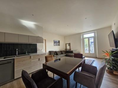 Appartement - 80 m² - 4 pièces