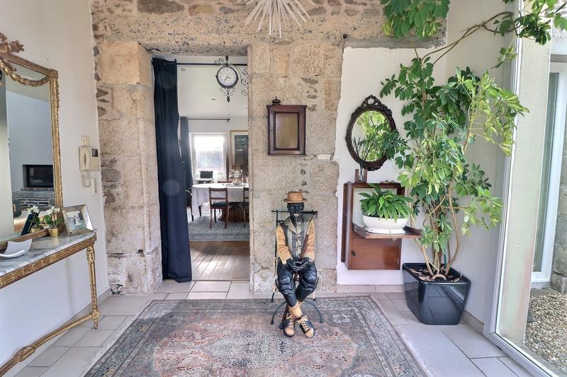 Maison - 260 m² - 7 pièces