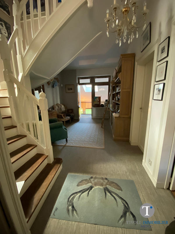 Maison - 198 m² - 8 pièces