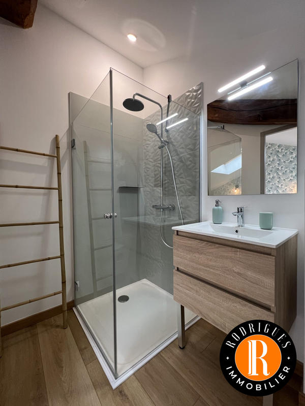 Maison - 372 m² - 12 pièces