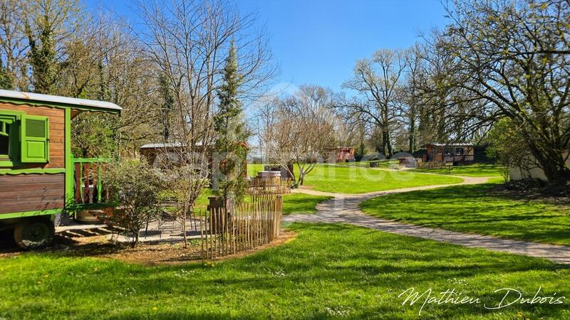 Propriété - 394 m² - 12 pièces