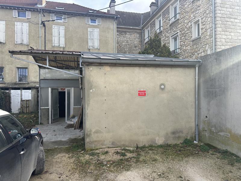 Local d'activités - 164 m²