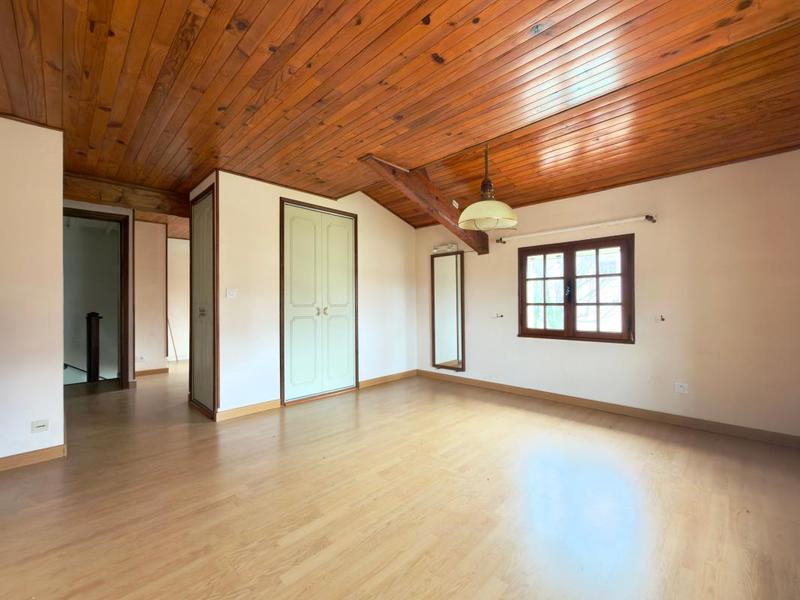 Propriété - 145 m² - 7 pièces