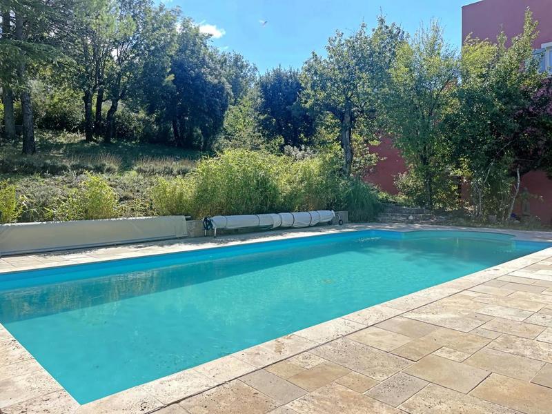 Maison - 274 m² - 7 pièces