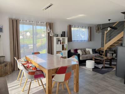 Maison traditionnelle - 100 m² - 5 pièces