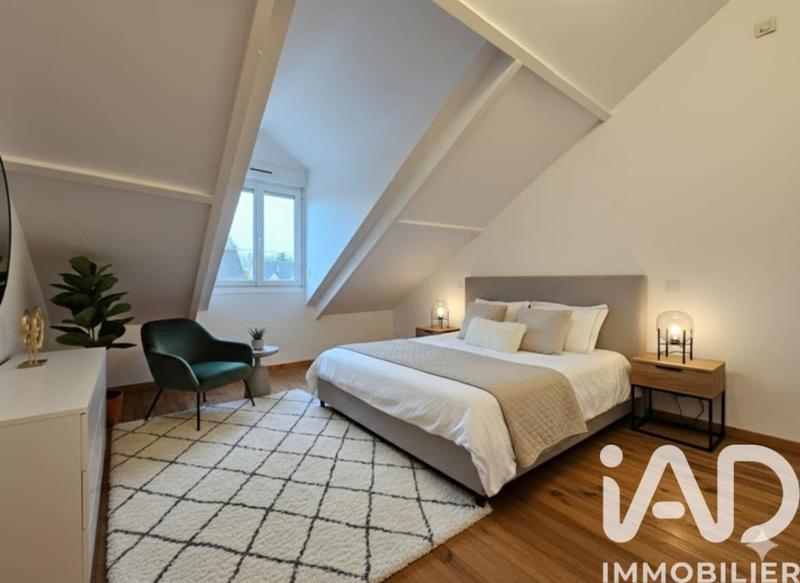 Maison - 153 m² - 9 pièces