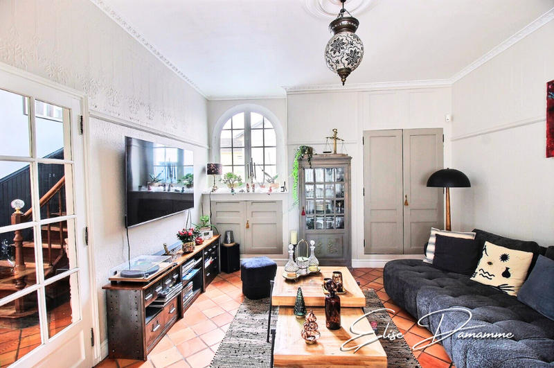 Maison - 203 m² - 7 pièces