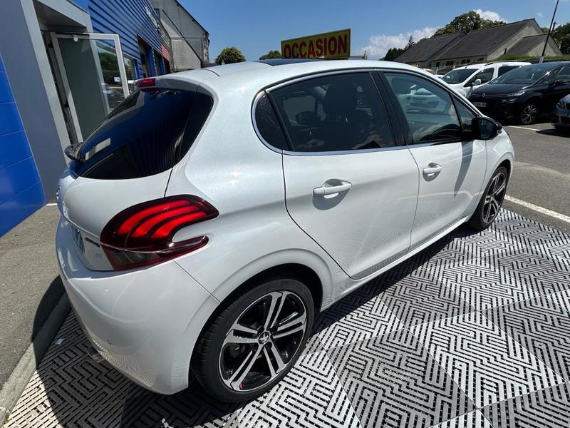 Peugeot 208 1.2 Ptech Gt Line s&amp;S Eat6