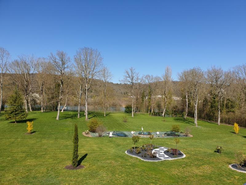 Maison - 281 m² - 8 pièces