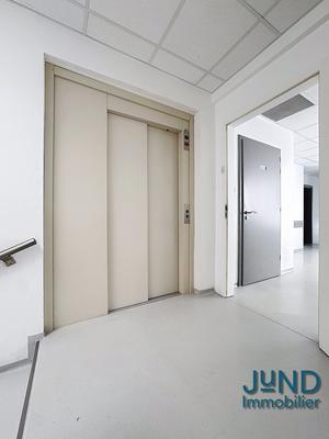 Local d'activités - 123 m²