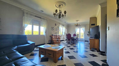 Maison - 215 m² - 7 pièces