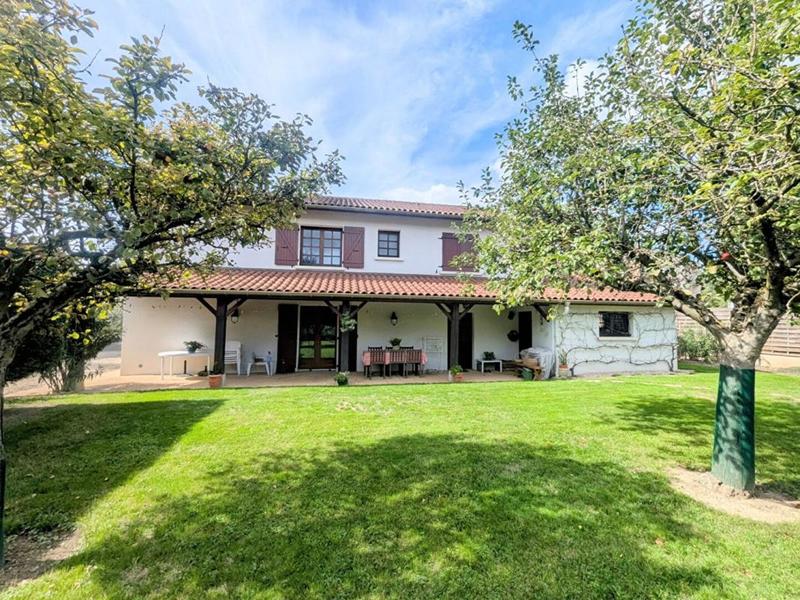 Maison - 166 m² - 6 pièces