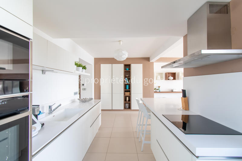 Appartement - 98 m² - 4 pièces