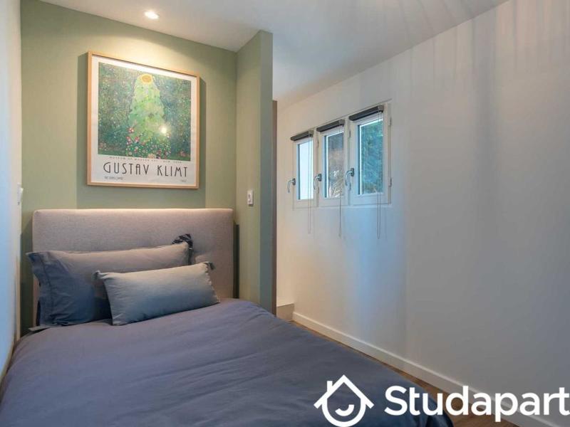 Appartement - 240 m² - 1 pièce