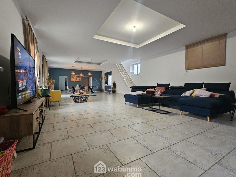 Maison - 309 m² - 8 pièces