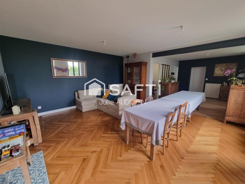 Maison - 240 m² - 9 pièces