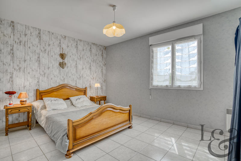 Maison - 240 m² - 11 pièces