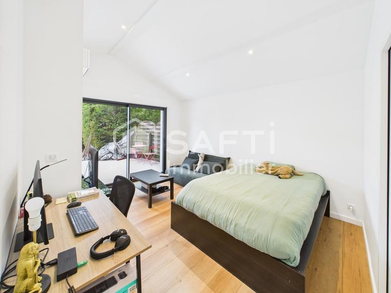 Maison - 260 m² - 7 pièces