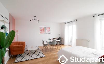 Chambre - 10 m² - 1 pièce