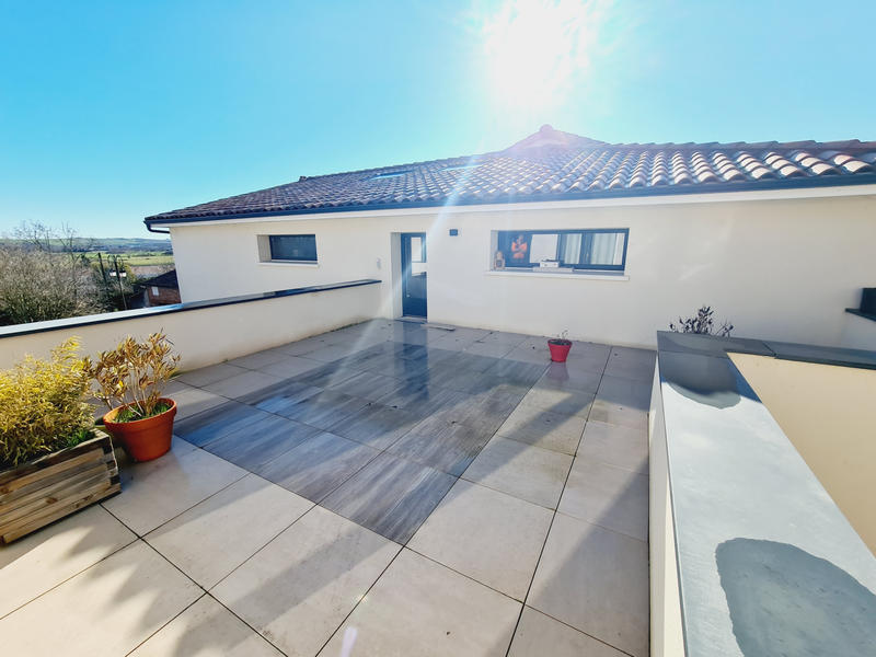 Villa - 200 m² - 7 pièces