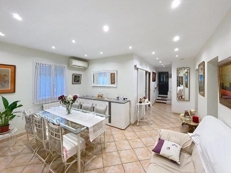 Maison - 167 m² - 4 pièces