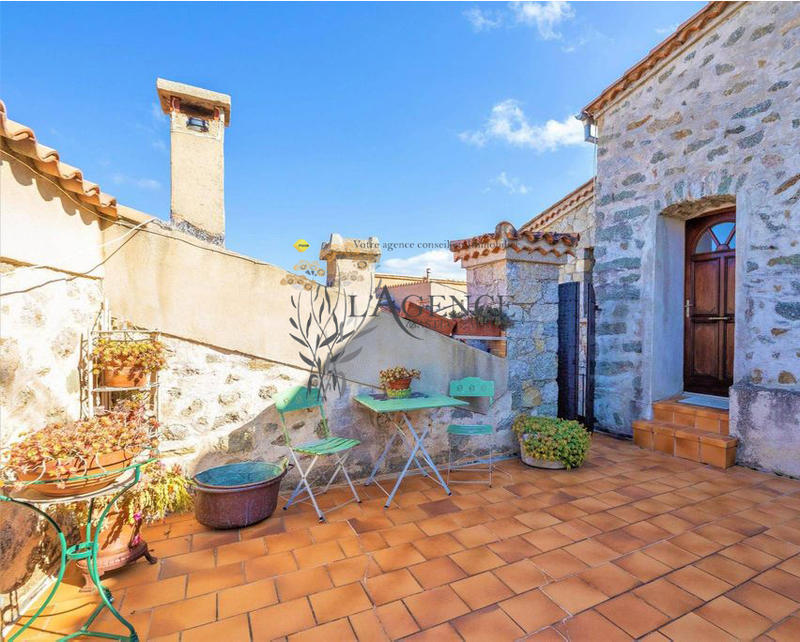 Maison - 271 m² - 9 pièces