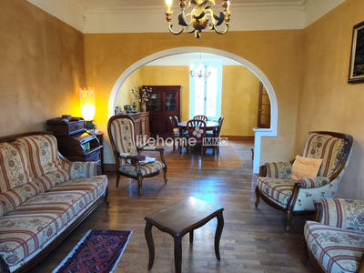 Villa - 295 m² - 9 pièces