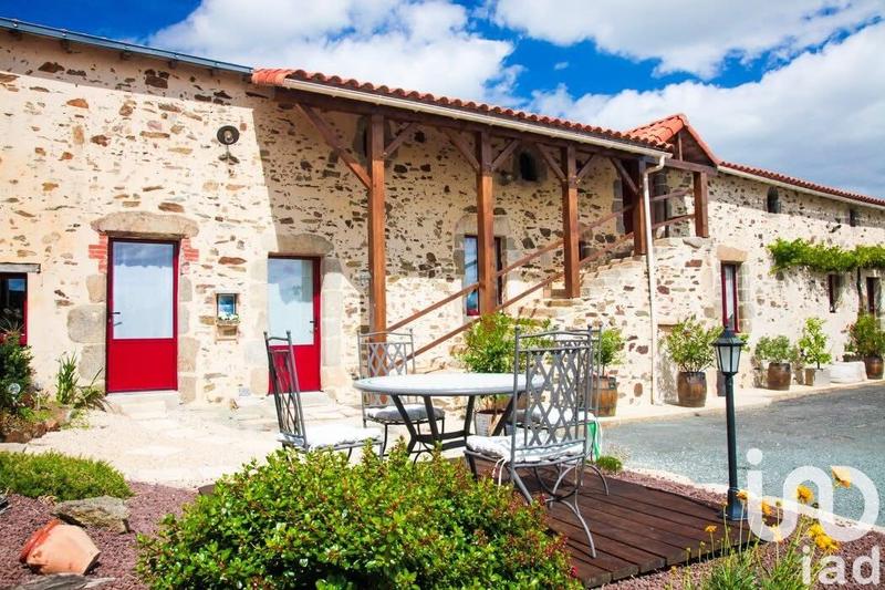 Maison - 360 m² - 14 pièces