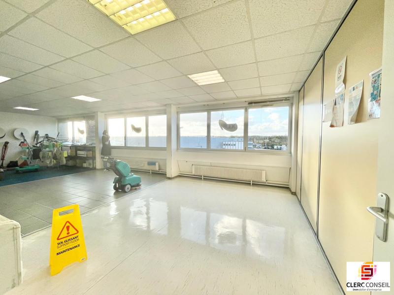 Bureau - 192 m²