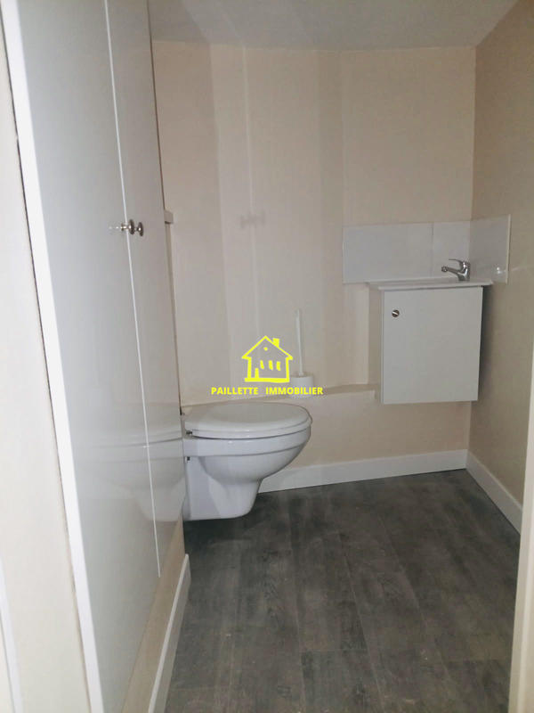 Loft - 65 m² - 2 pièces