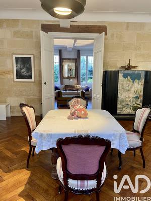 Maison - 270 m² - 9 pièces