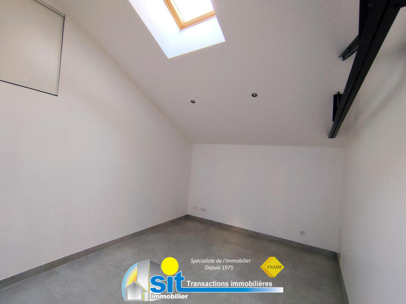 Loft - 120 m² - 3 pièces